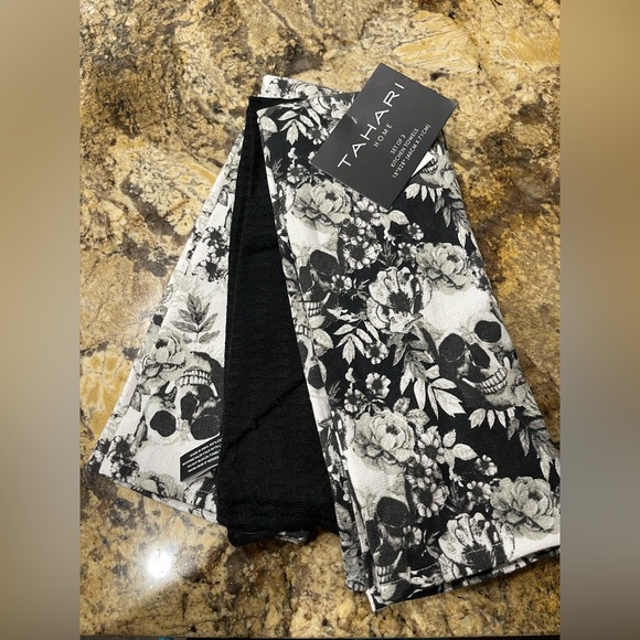 Tahari home skulls and floral kitchen towel trio - Brand new set of 3 LAST ONE! - Picture 1 of 7